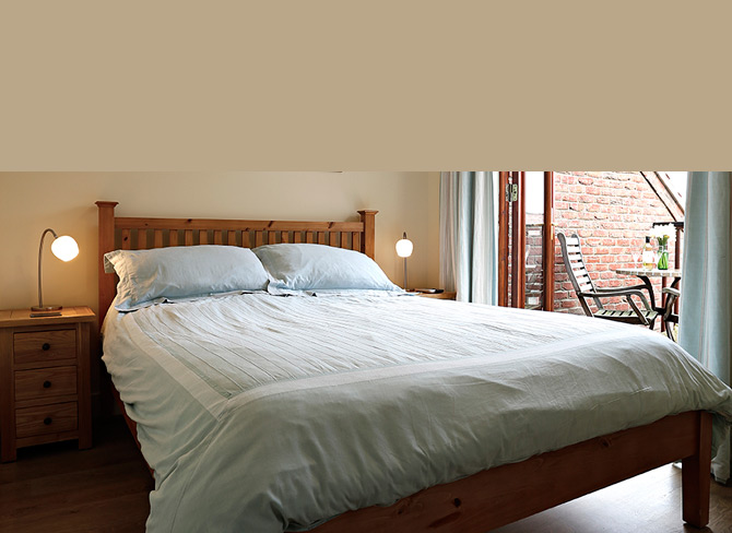 Berry Banks Cottage Luxury Self-Catering Accommodation Riverside View, Whitby