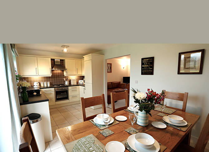 Berry Banks Cottage Luxury Self-Catering Accommodation Riverside View, Whitby